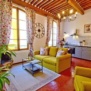 Cent Cinq - Unique In The Heart Of , Apt Frankreich
